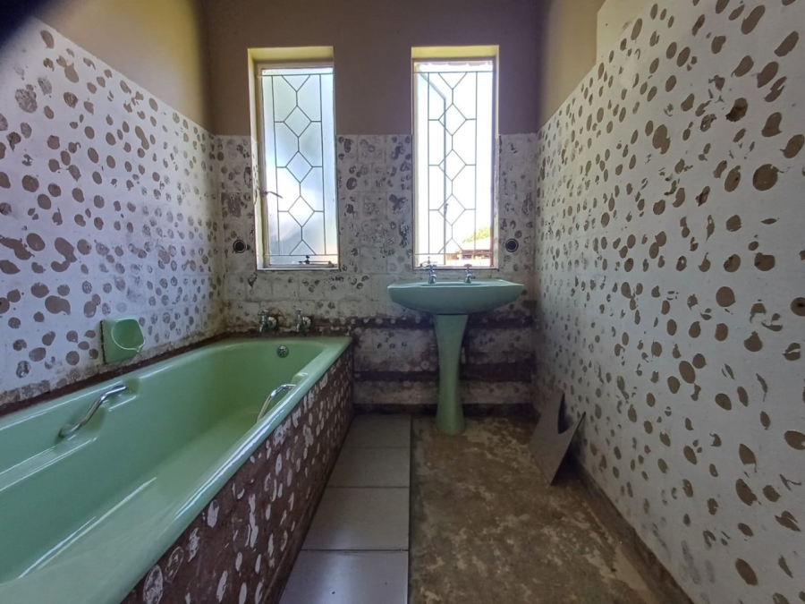 5 Bedroom Property for Sale in Wolmaransstad North West
